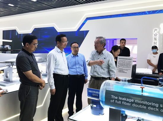 銅川市委各級領導蒞臨銅川產業技術研究院展覽館展示中心考察 銅川市委各級領導蒞臨銅川產業技術研究院展覽館展示中心考察